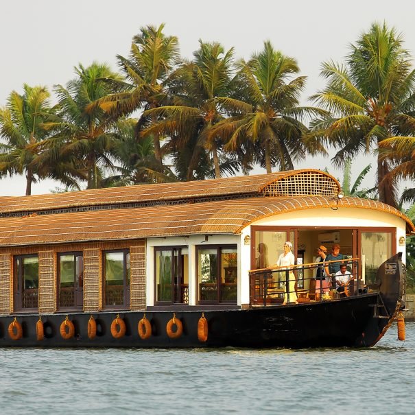 Ultra Luxury Houseboat Fennel
