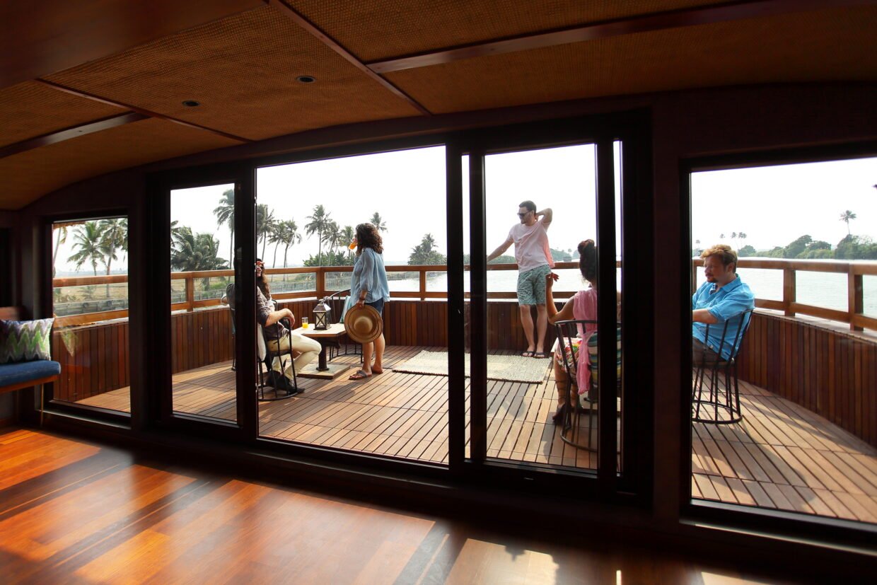 luxury houseboats in alleppey