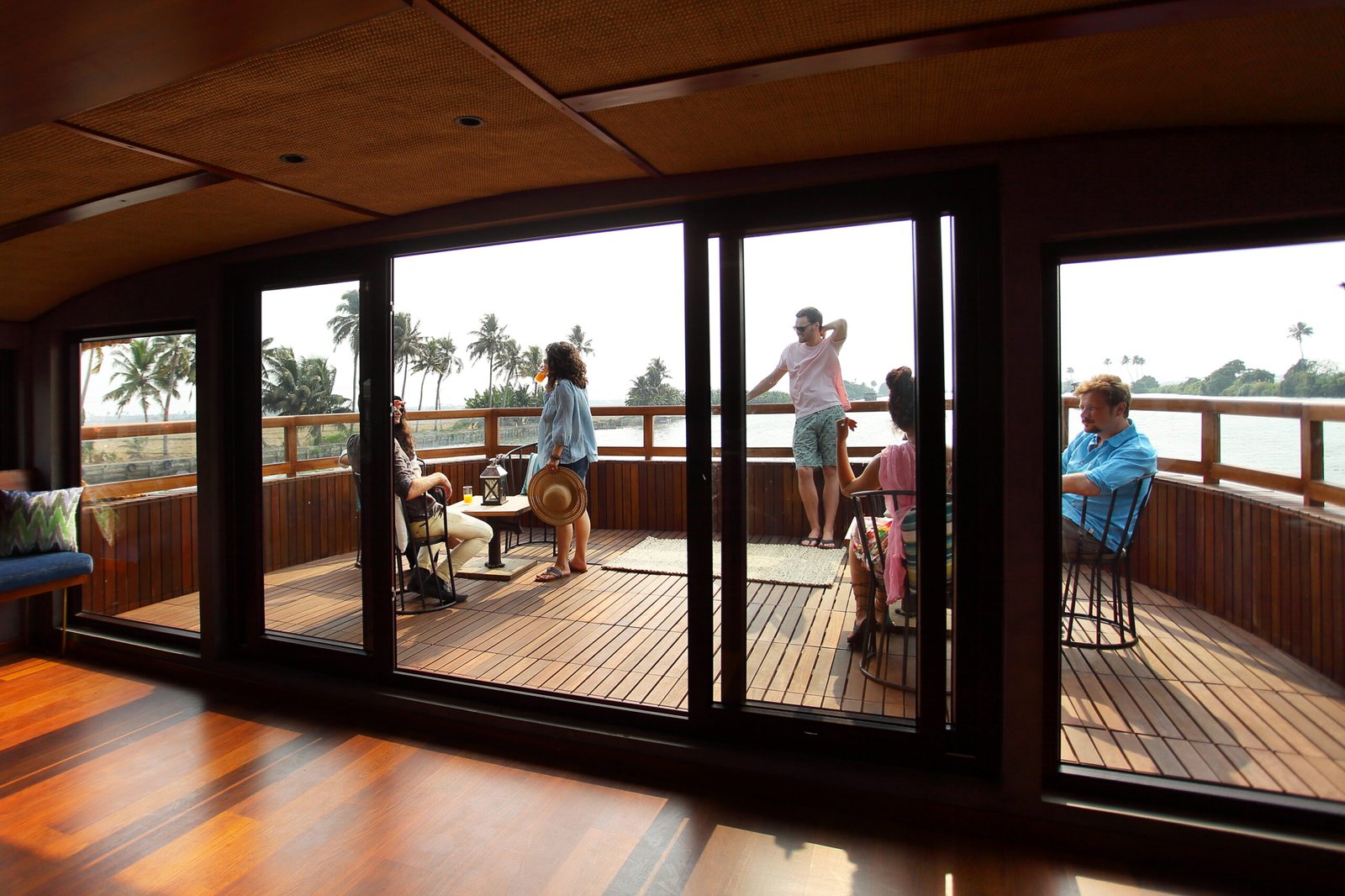 luxury houseboats in alleppey